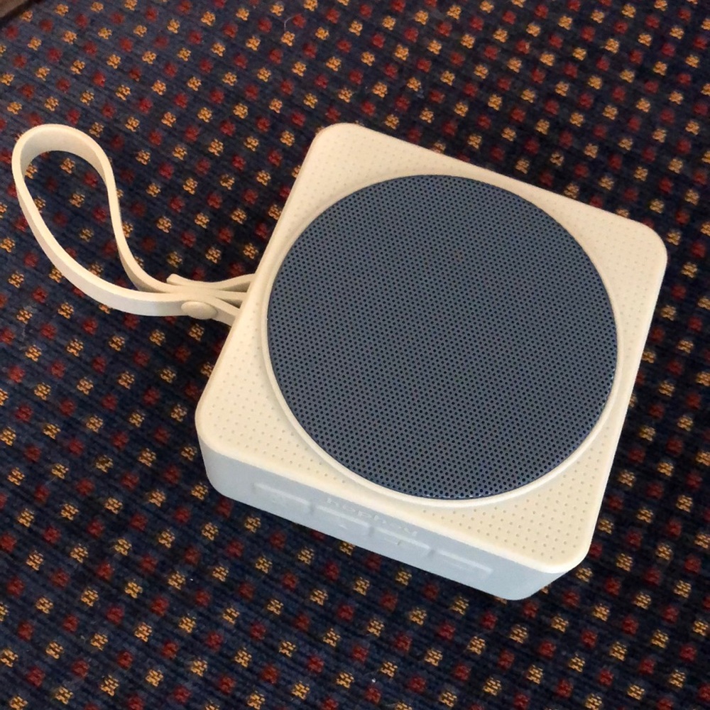 heyday Light Blue Cube Bluetooth Speaker